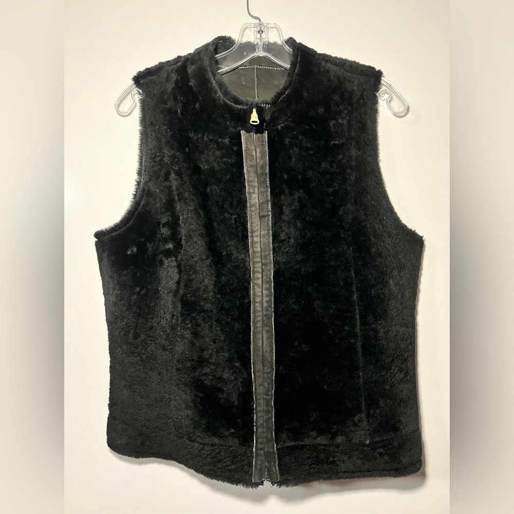 Trilogy Women’s Black Suede/Faux Fur Reversible Vest, Size Small, Zipper